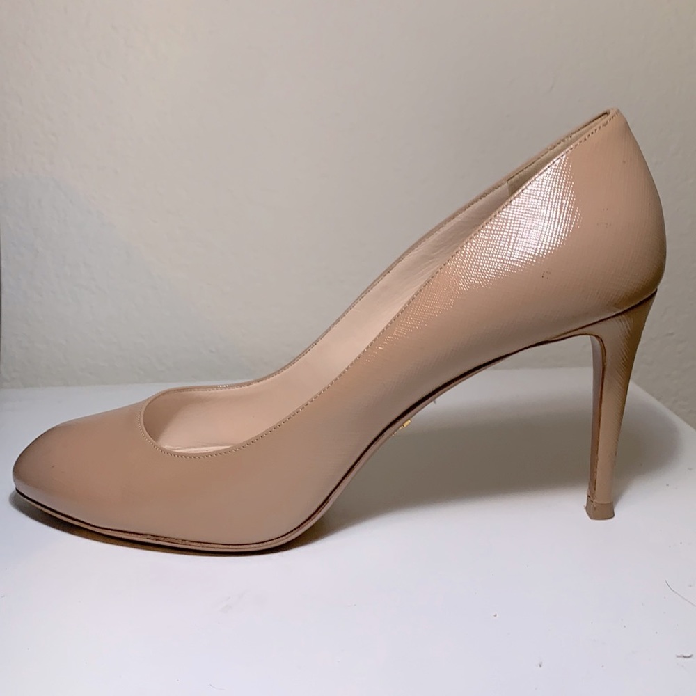 Nude Prada Saffiano Pumps Size 42/ 10.5